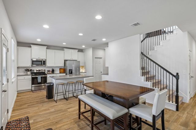 140 Limonite LN, Liberty Hill, TX 78642