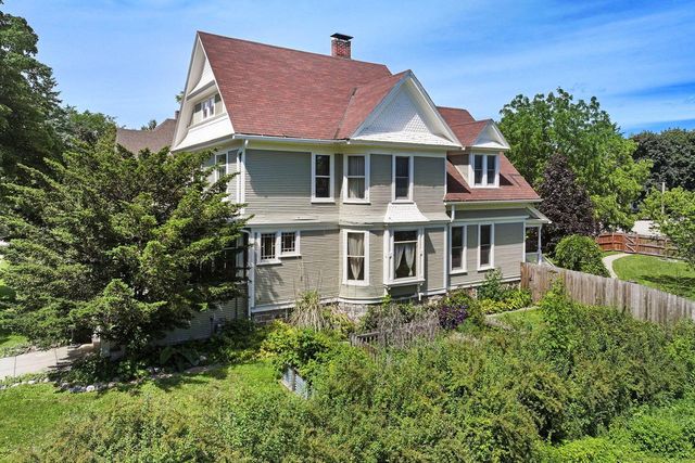 215 S Washington STREET, Elkhorn, WI 53121