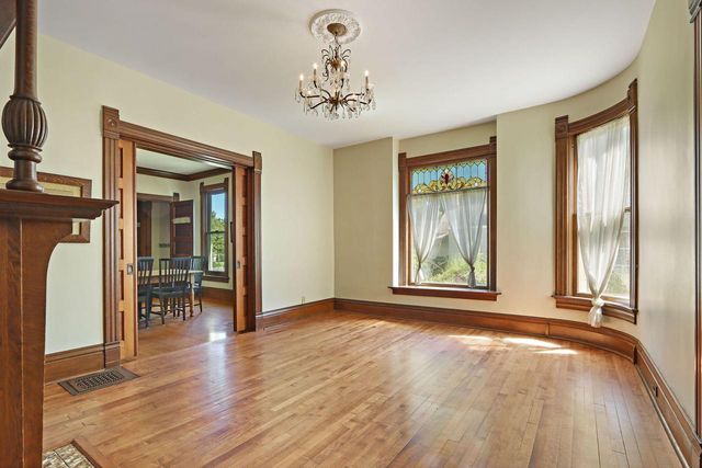 215 S Washington STREET, Elkhorn, WI 53121