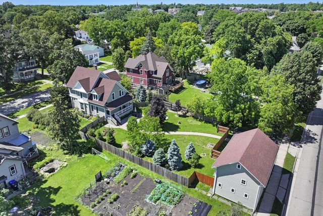 215 S Washington STREET, Elkhorn, WI 53121