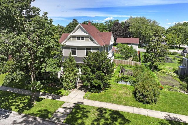 215 S Washington STREET, Elkhorn, WI 53121