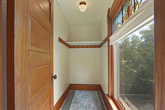 215 S Washington STREET, Elkhorn, WI 53121
