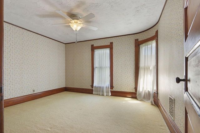 215 S Washington STREET, Elkhorn, WI 53121