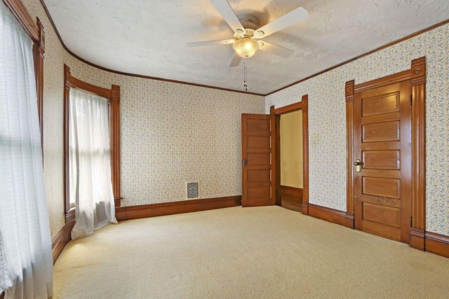 215 S Washington STREET, Elkhorn, WI 53121