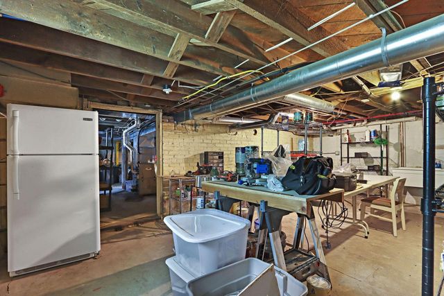 215 S Washington STREET, Elkhorn, WI 53121
