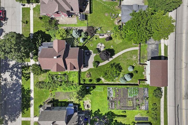 215 S Washington STREET, Elkhorn, WI 53121