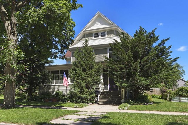215 S Washington STREET, Elkhorn, WI 53121