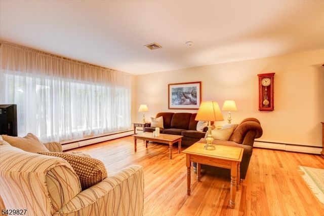 10 Ridge Way, Fanwood Boro, NJ 07023