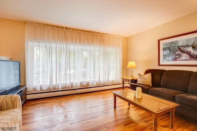 10 Ridge Way, Fanwood Boro, NJ 07023
