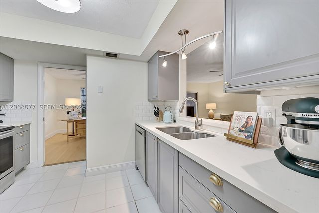 306 NW 69th Ave 162, Plantation, FL 33317