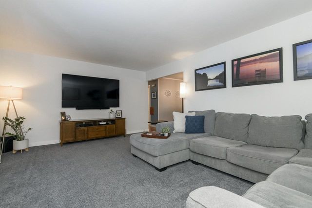334 Maple WAY S, Waukesha, WI 53188