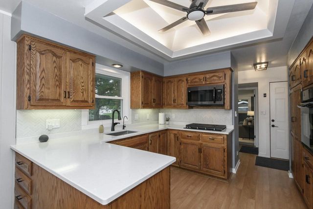 334 Maple WAY S, Waukesha, WI 53188