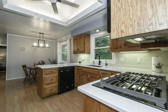 334 Maple WAY S, Waukesha, WI 53188