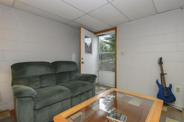 334 Maple WAY S, Waukesha, WI 53188