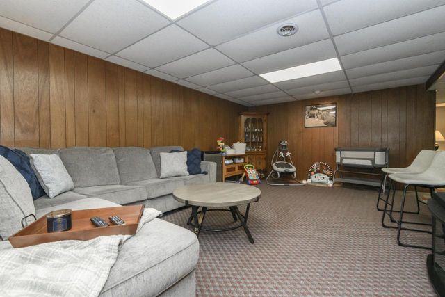 334 Maple WAY S, Waukesha, WI 53188