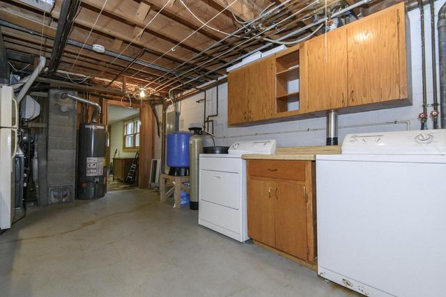 334 Maple WAY S, Waukesha, WI 53188