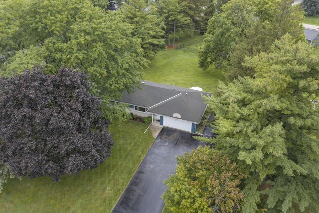 334 Maple WAY S, Waukesha, WI 53188