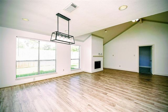 3926 Summit Valley Drive, Houston, TX 77082