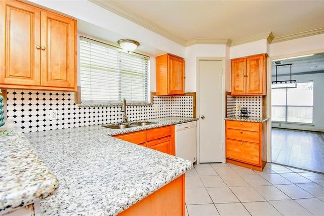 3926 Summit Valley Drive, Houston, TX 77082