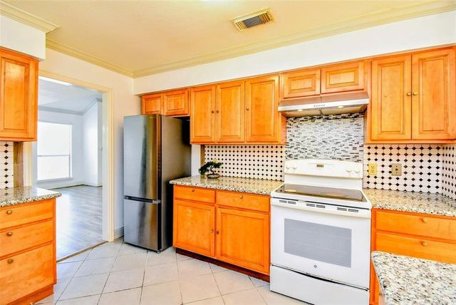 3926 Summit Valley Drive, Houston, TX 77082