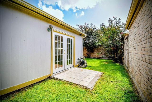 3926 Summit Valley Drive, Houston, TX 77082