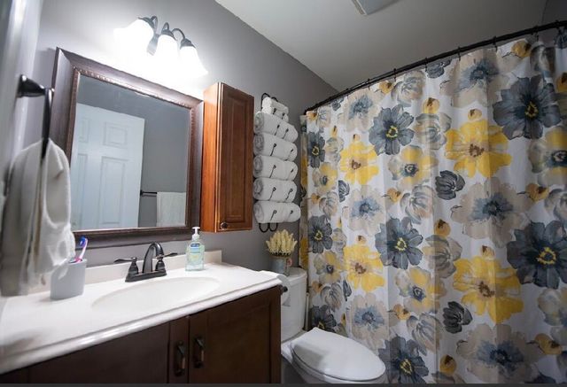 502 Killarney Lane, Valparaiso, IN 46385