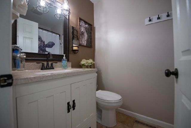 502 Killarney Lane, Valparaiso, IN 46385