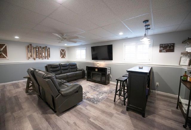 502 Killarney Lane, Valparaiso, IN 46385