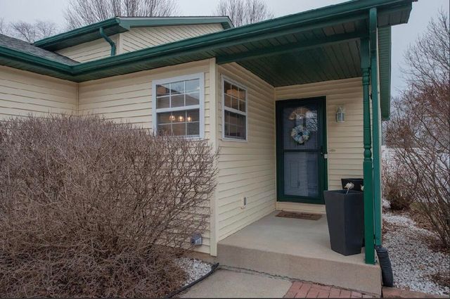 502 Killarney Lane, Valparaiso, IN 46385