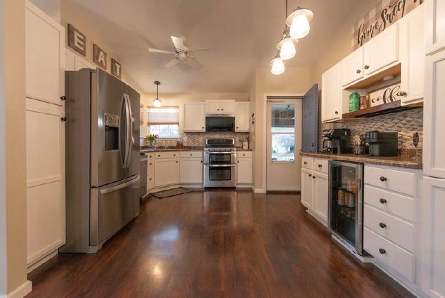 502 Killarney Lane, Valparaiso, IN 46385