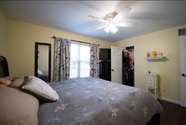 502 Killarney Lane, Valparaiso, IN 46385