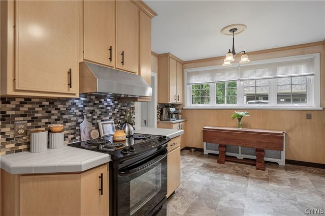 1108 Parkway East, Utica, NY 13501