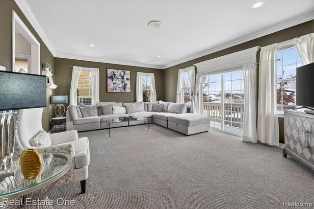 1615 Town Commons Drive, Howell, MI 48855