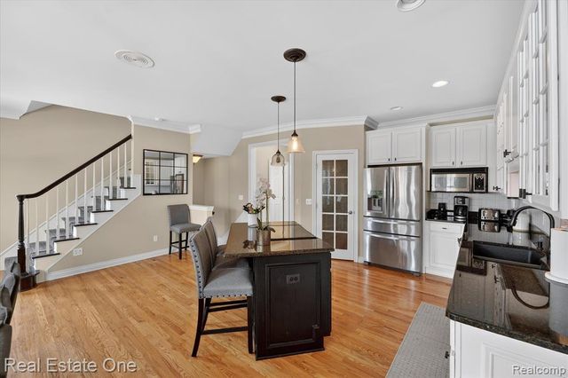 1615 Town Commons Drive, Howell, MI 48855