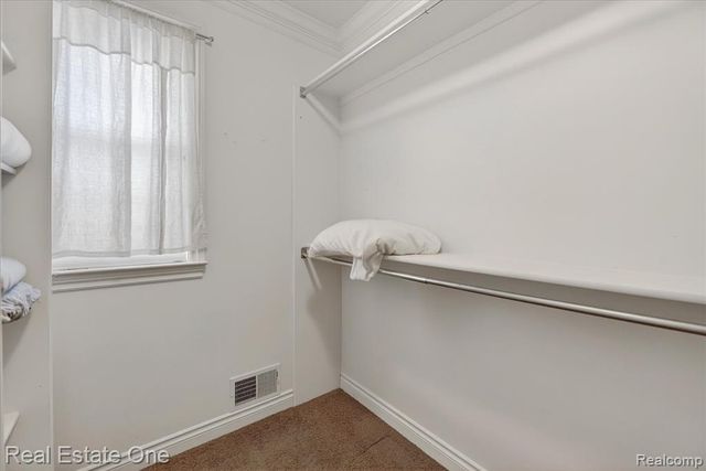 1615 Town Commons Drive, Howell, MI 48855