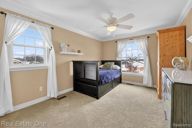 1615 Town Commons Drive, Howell, MI 48855