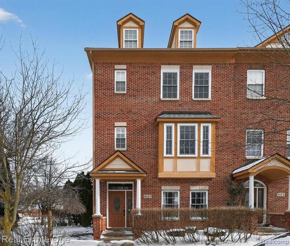 1615 Town Commons Drive, Howell, MI 48855