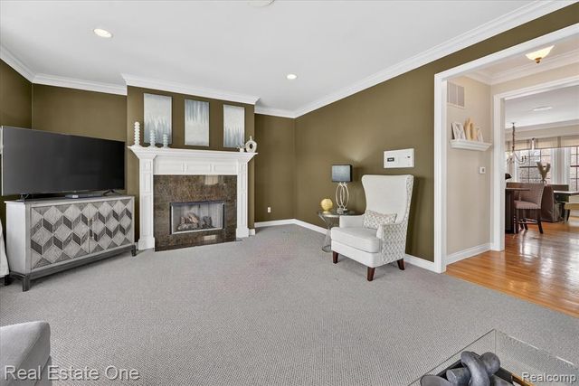 1615 Town Commons Drive, Howell, MI 48855