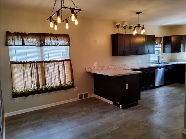 620 E 8th Street S, Newton, IA 50208