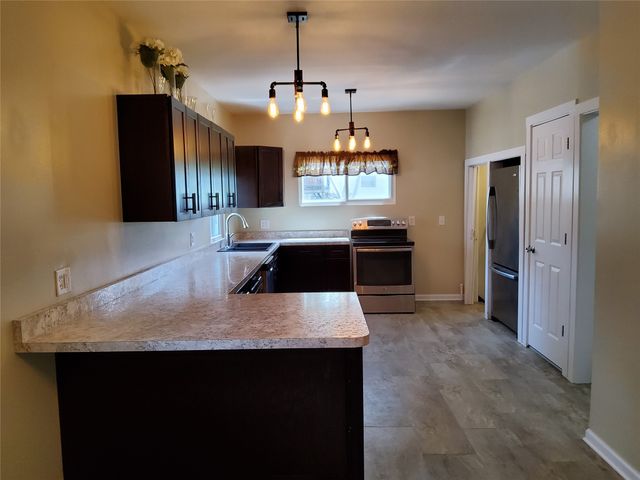 620 E 8th Street S, Newton, IA 50208