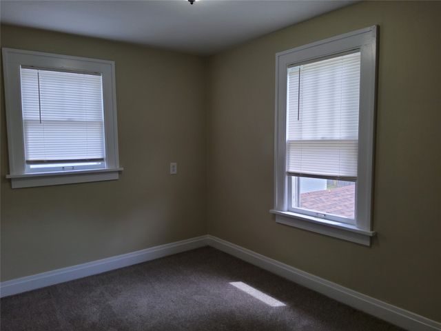 620 E 8th Street S, Newton, IA 50208