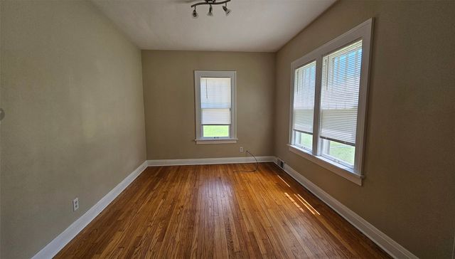 620 E 8th Street S, Newton, IA 50208