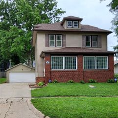 620 E 8th Street S, Newton, IA 50208