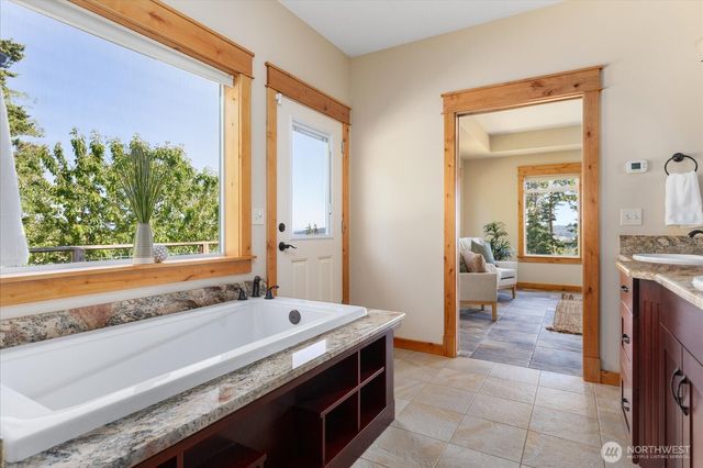 343 Olympic Bay Lane, Oak Harbor, WA 98277