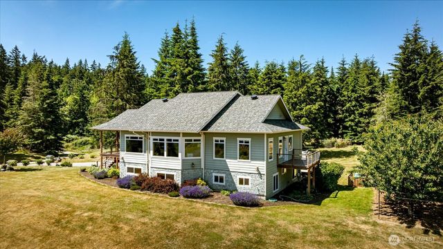 343 Olympic Bay Lane, Oak Harbor, WA 98277