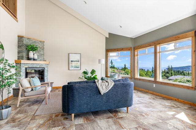 343 Olympic Bay Lane, Oak Harbor, WA 98277
