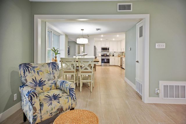 8 Las Brisas Place, Port Lavaca, TX 77979