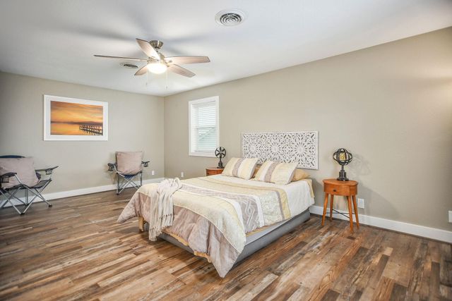 8 Las Brisas Place, Port Lavaca, TX 77979