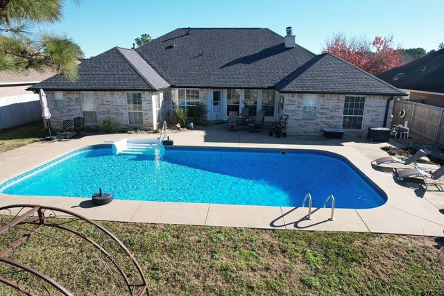 19430 Sara Ln, Flint, TX 75762