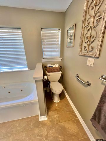 19430 Sara Ln, Flint, TX 75762